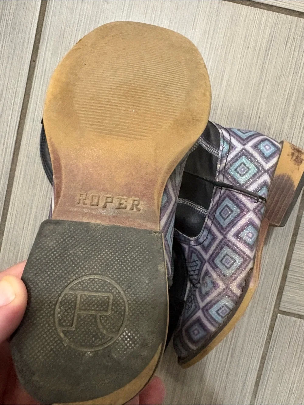Roper distinctive ankle